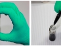 Rysunek 2. Po lewej gotowa zawiesina nanorurek węglowych oraz polimeru poli(tlenku etylenu), po prawej długopis wypełniony zawiesiną.
