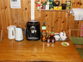 „Kawiarenka” – niewielkie pomieszczenie tuż przy kuchni z ekspresem do kawy. 
Fot. Piotr Andryszczak