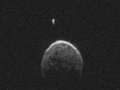 Radarowy obraz planetoidy 2004 BL86 wraz z satelitą. Źródło: http://nt.interia.pl/raport-kosmos/astronomia .