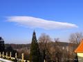 5. Altocumulus lenticularis w kształcie wielkiego skrzydła.