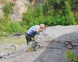 "Mente et malleo (Myślą i młotem)" - każdy geolog musi mieć rozum i młotek :) Fot. Piotr Olejniczak