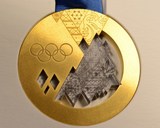 Tak wyglądają złote medale "naszych" mistrzów (źródło: sport.wp.pl)